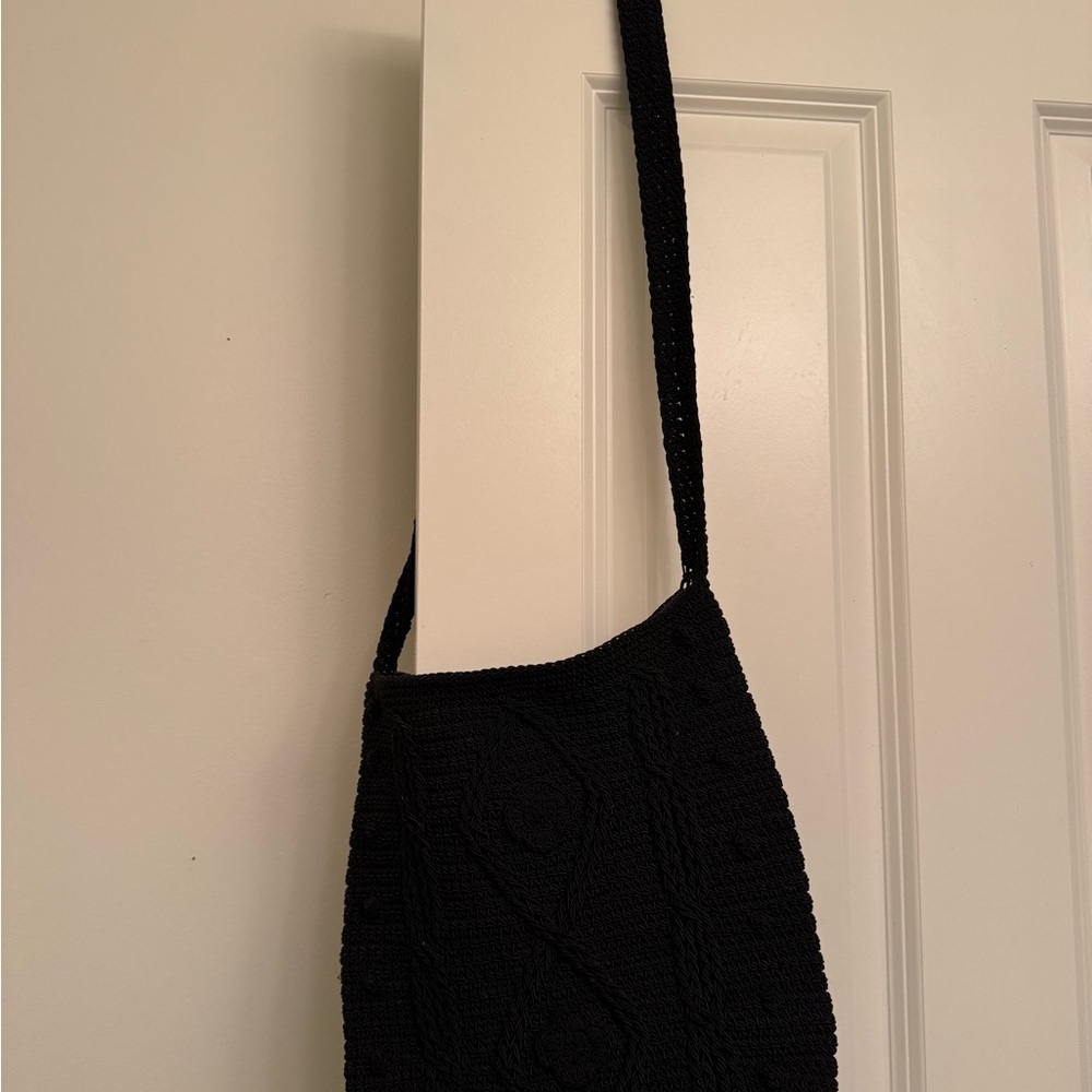 Elegant Black Knit Shoulder Bag